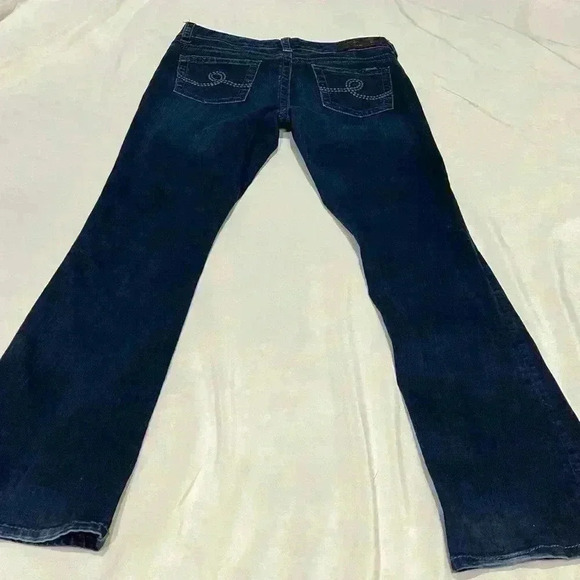 Seven 7 women’s Jeans boot cut size 8 99% Cotton 1% spandex in a dark blue Jean - Picture 2 of 8